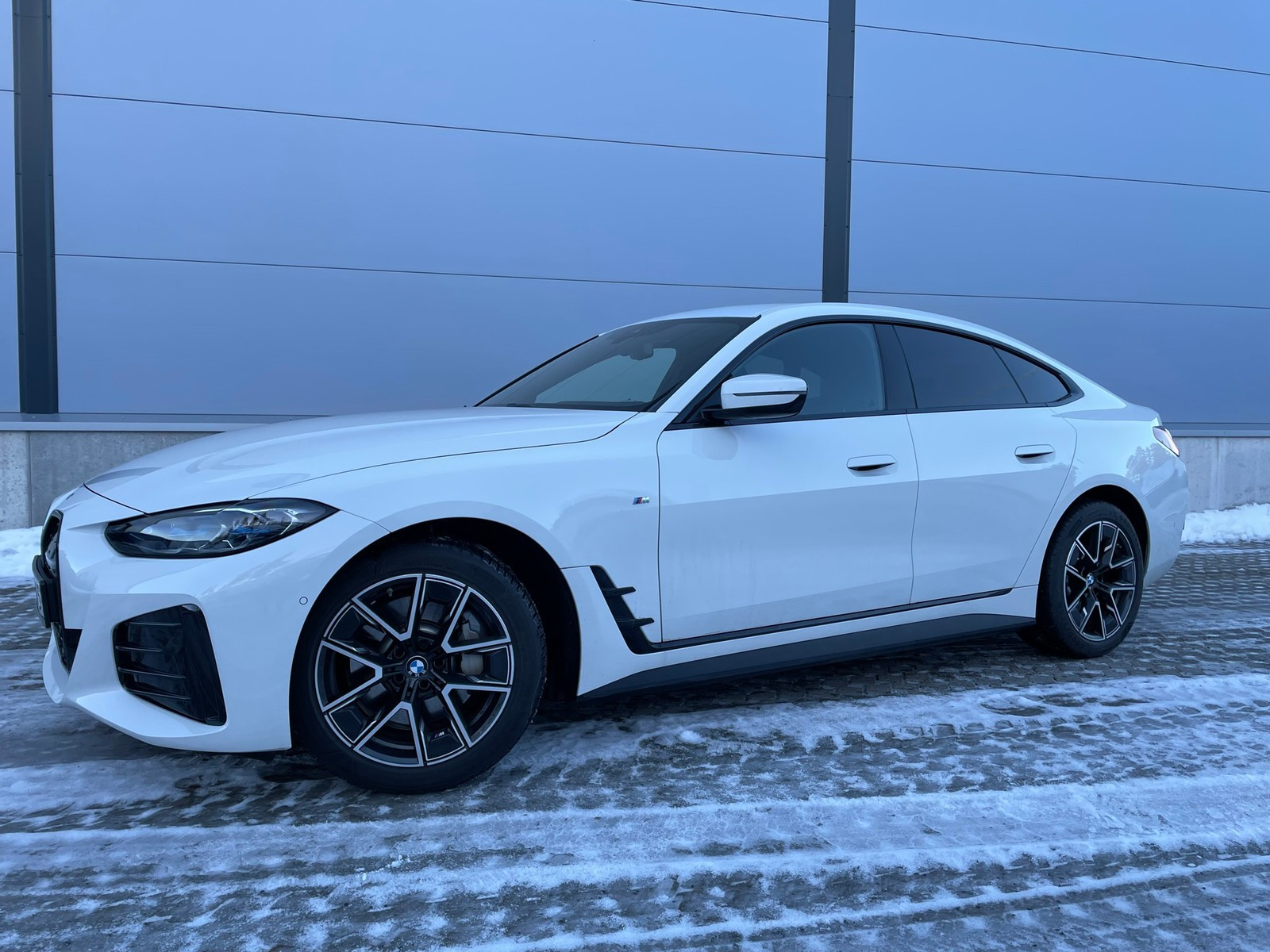 BMW i4