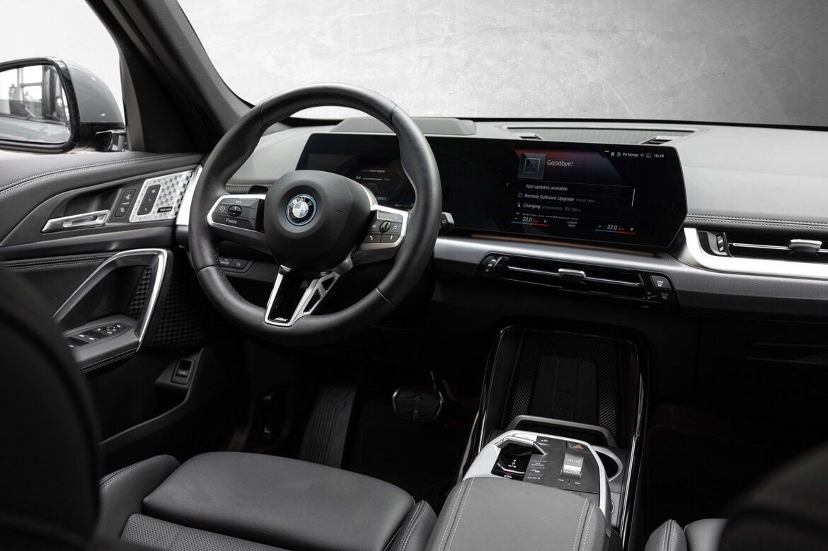 BMW iX1