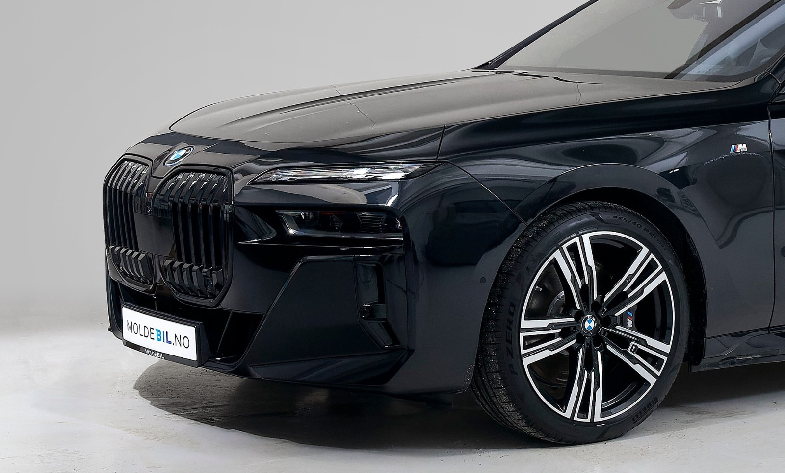 BMW i7