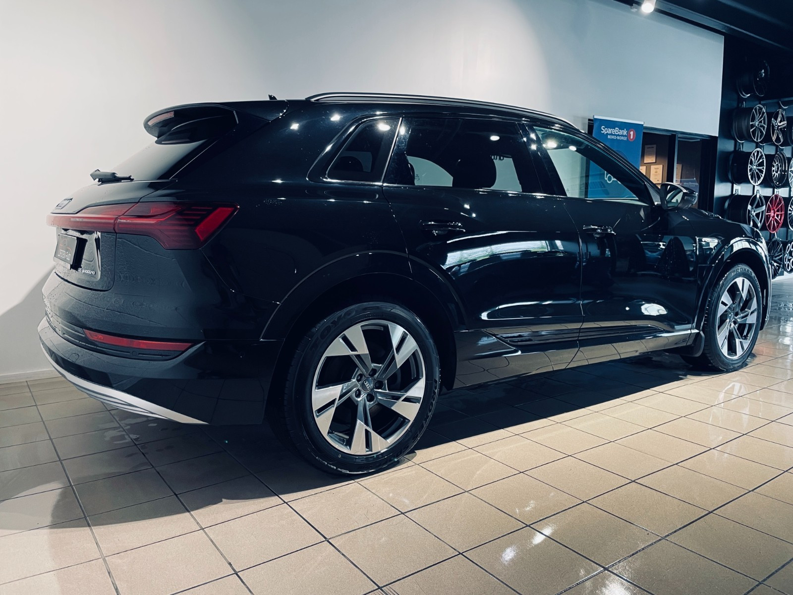 Audi e-tron