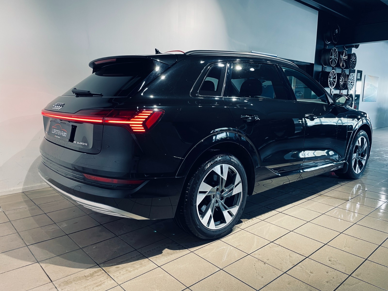 Audi e-tron