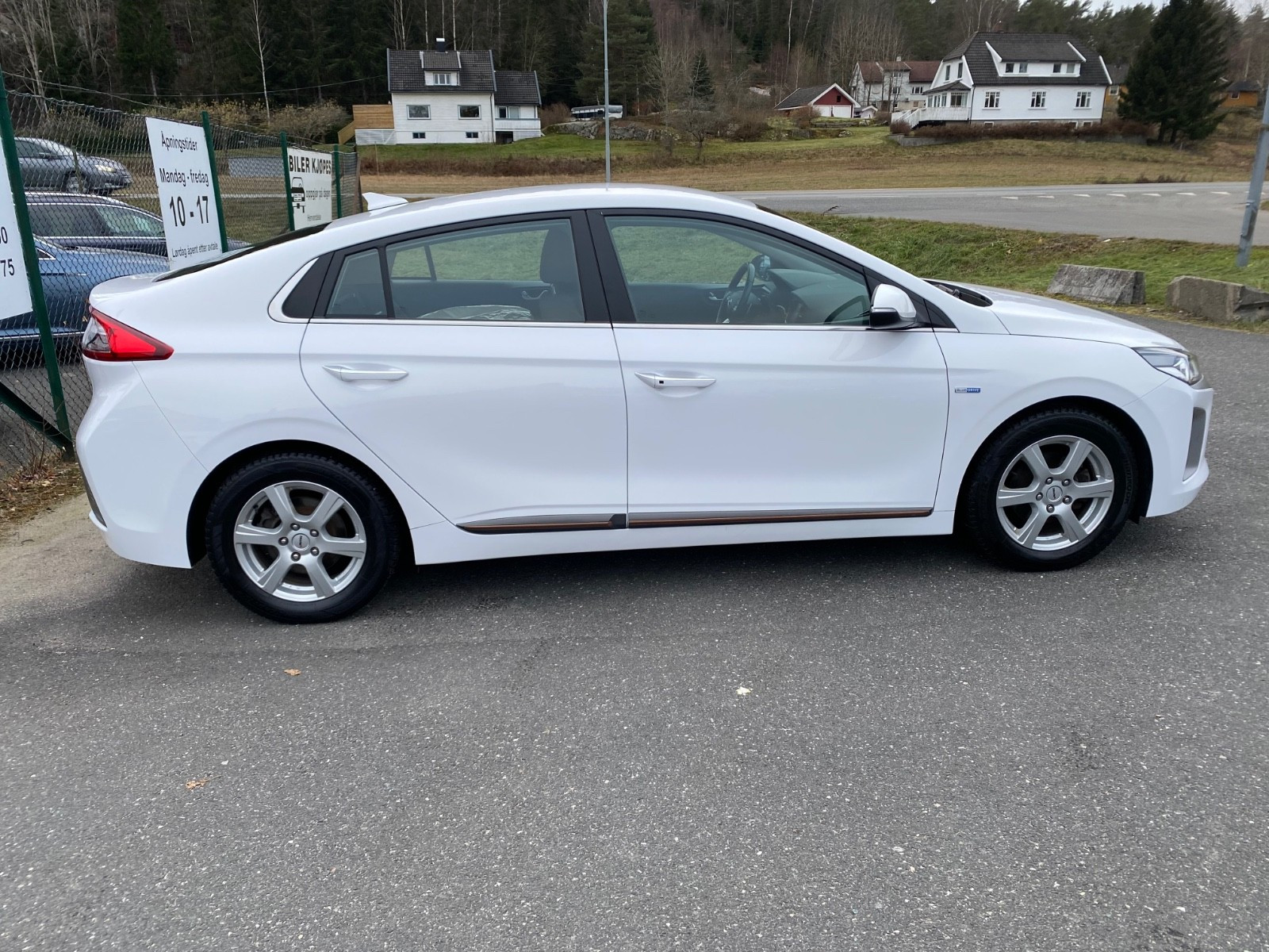Hyundai IONIQ