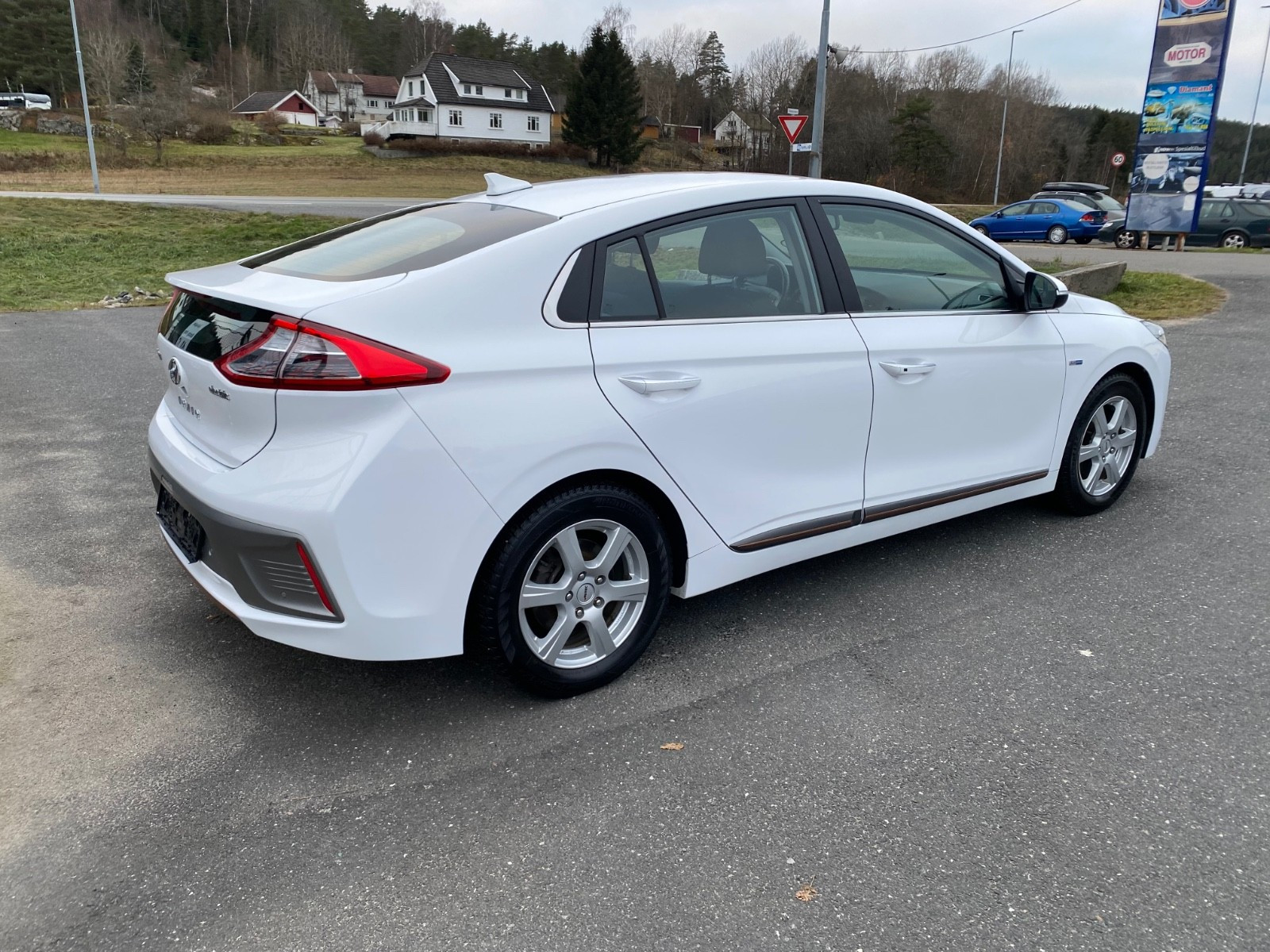 Hyundai IONIQ
