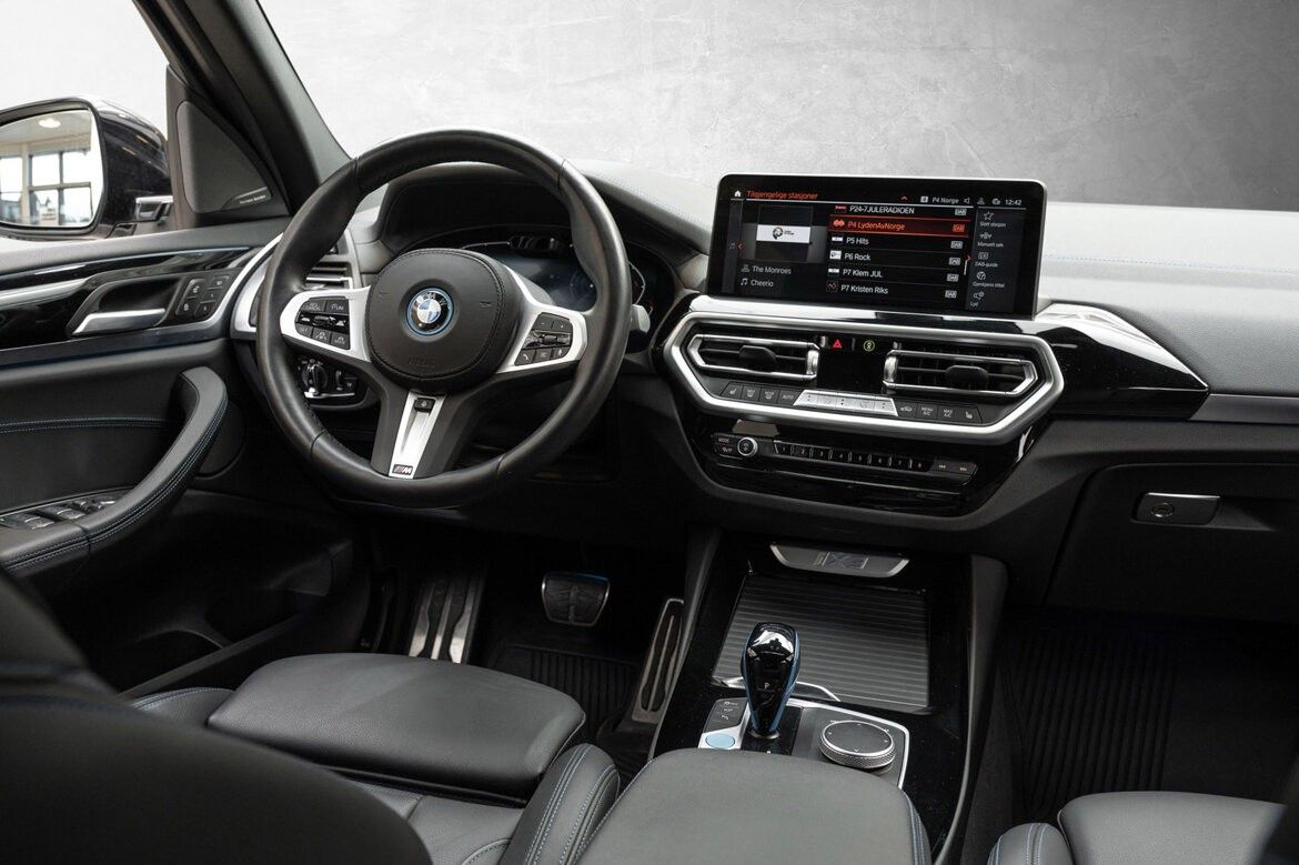 BMW iX3