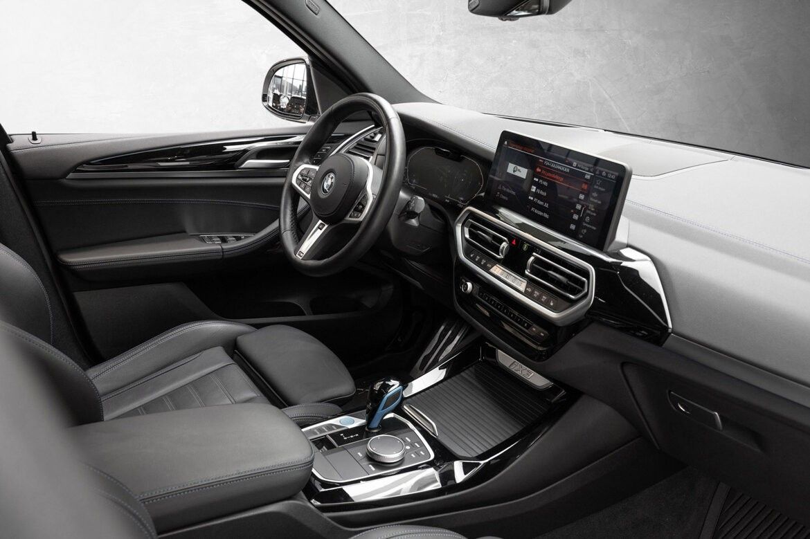 BMW iX3