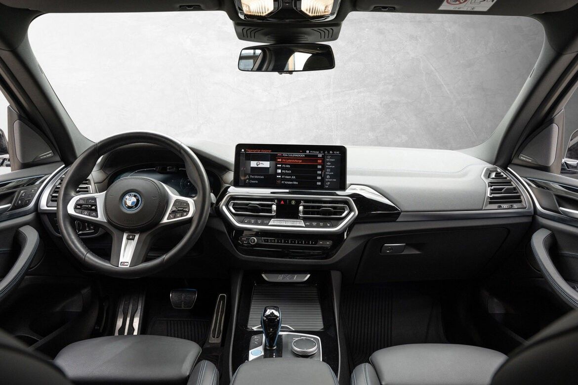 BMW iX3