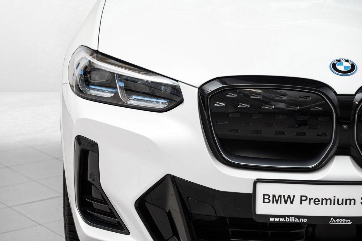 BMW iX3