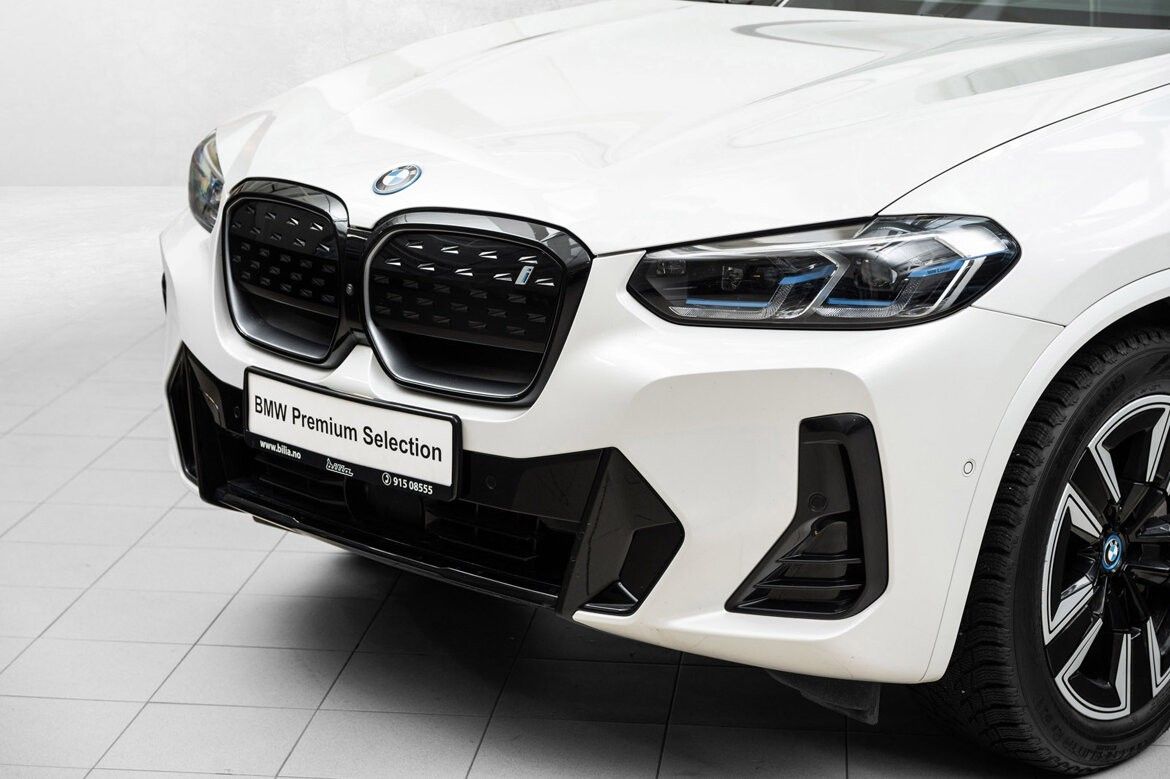 BMW iX3