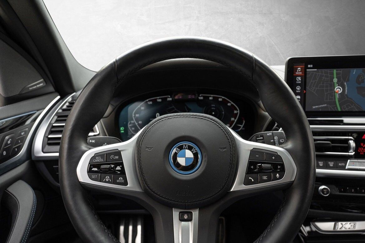 BMW iX3