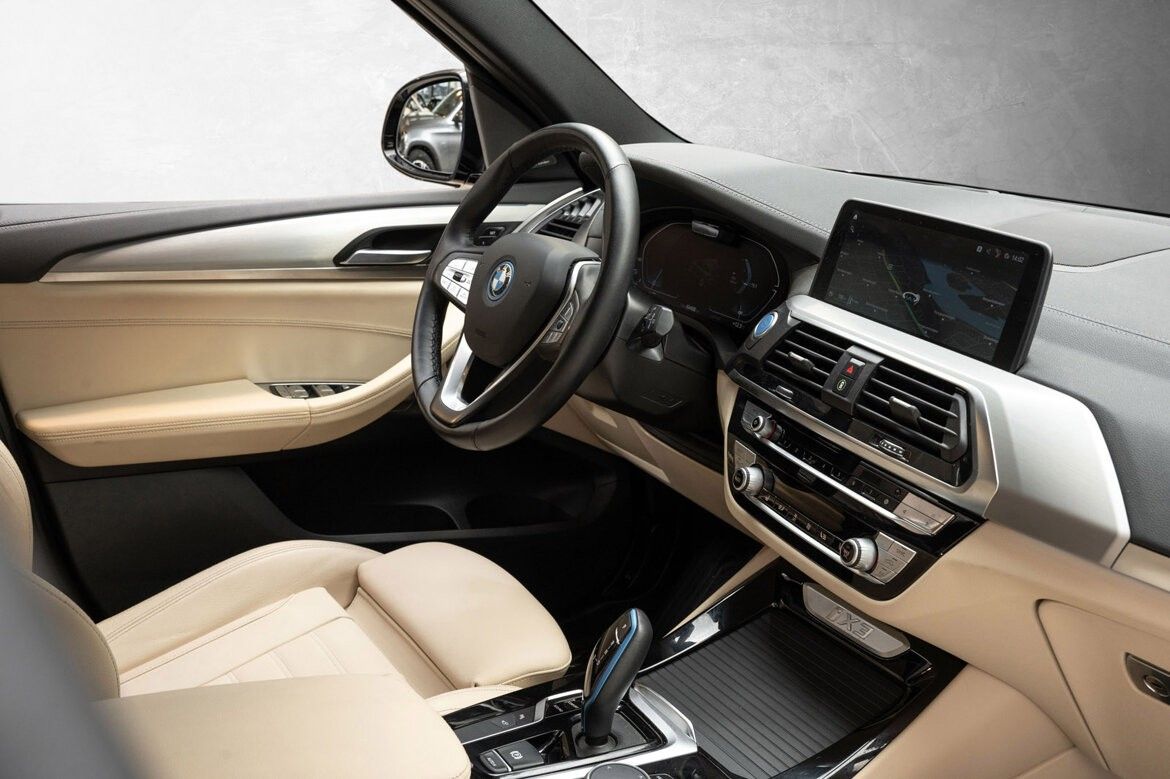 BMW iX3