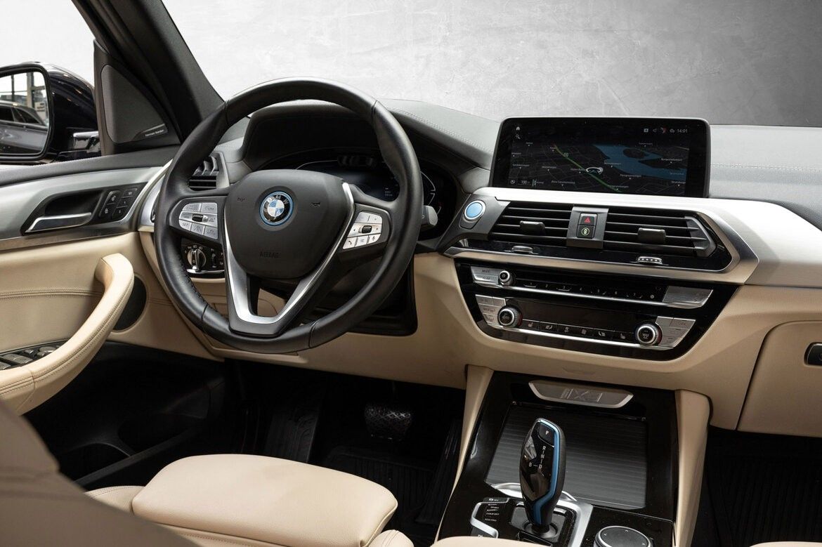 BMW iX3