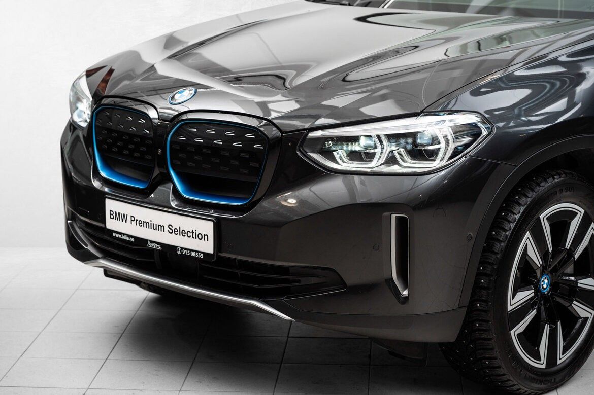 BMW iX3