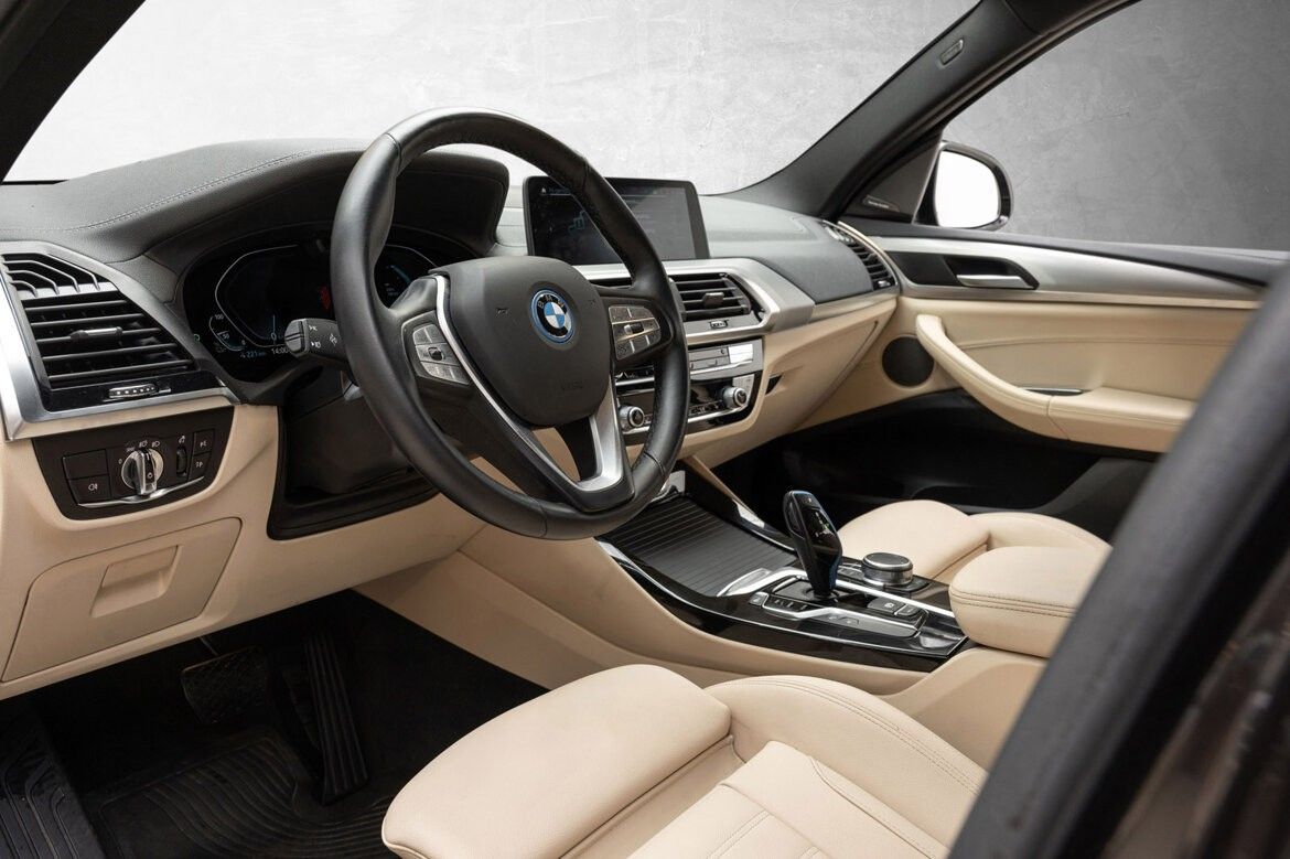 BMW iX3