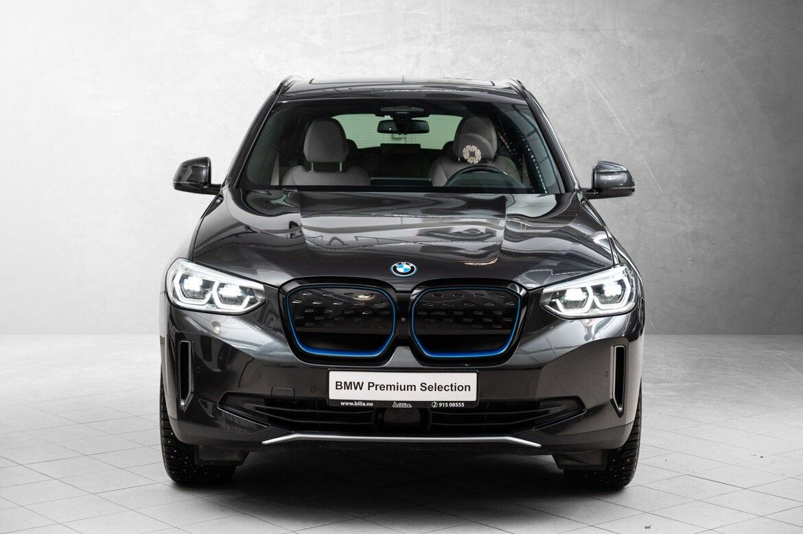 BMW iX3