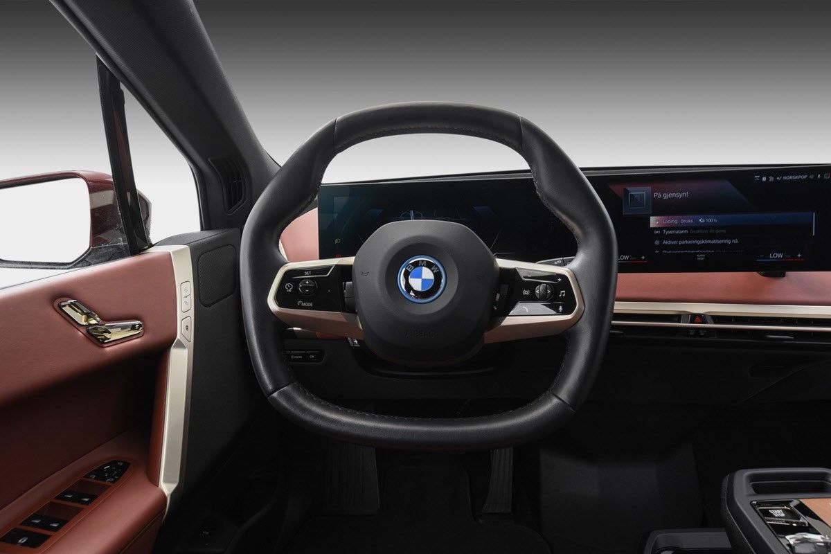 BMW iX xDrive 40