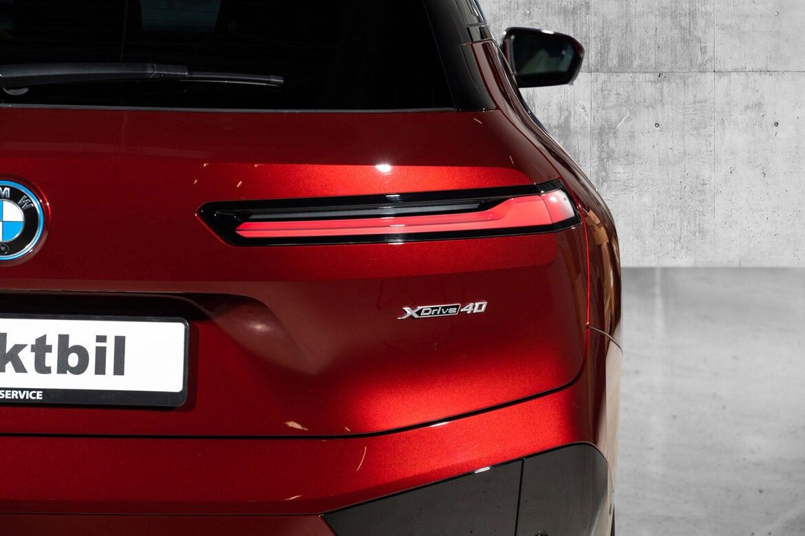 BMW iX xDrive 40