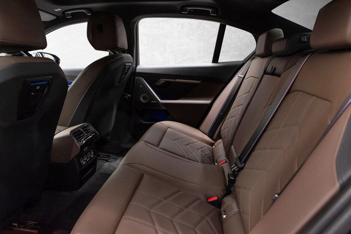 BMW i5 M60