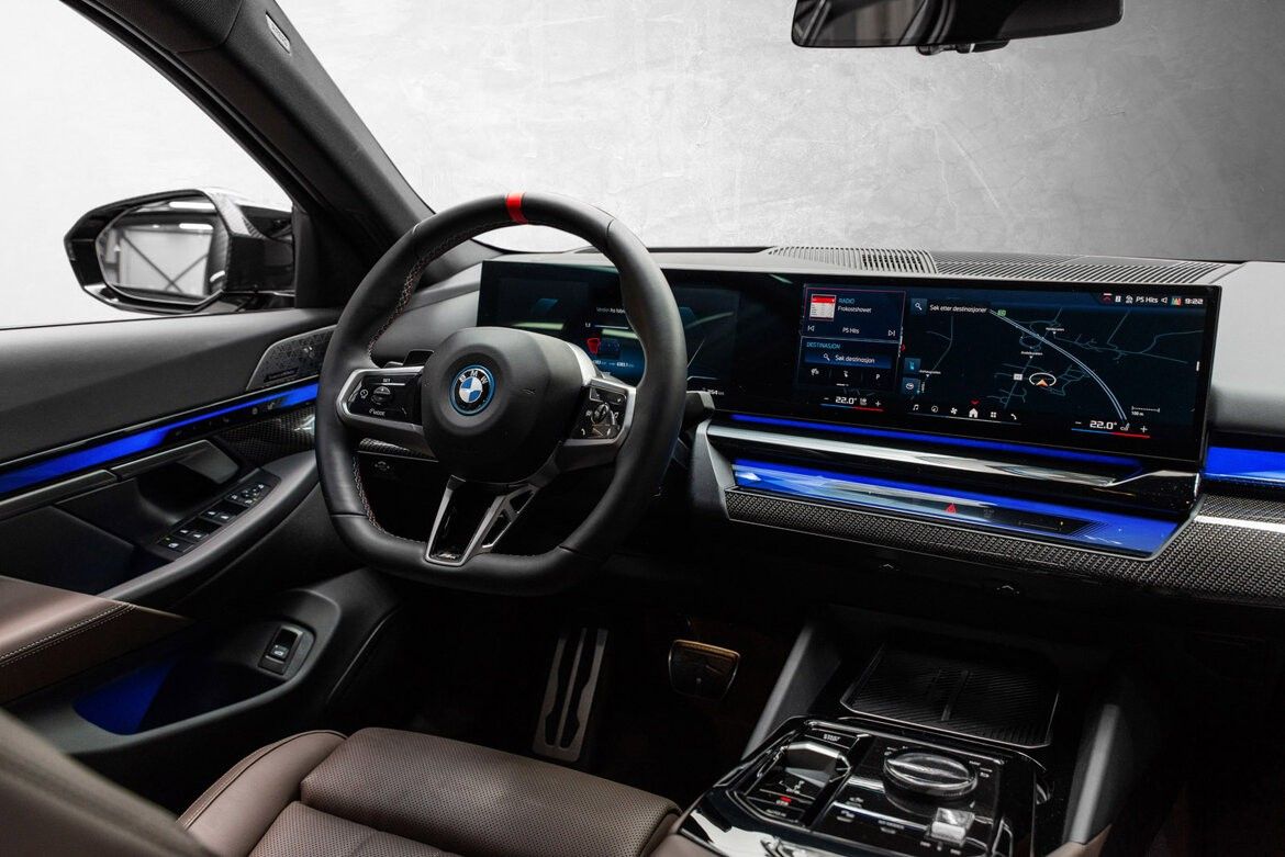 BMW i5 M60