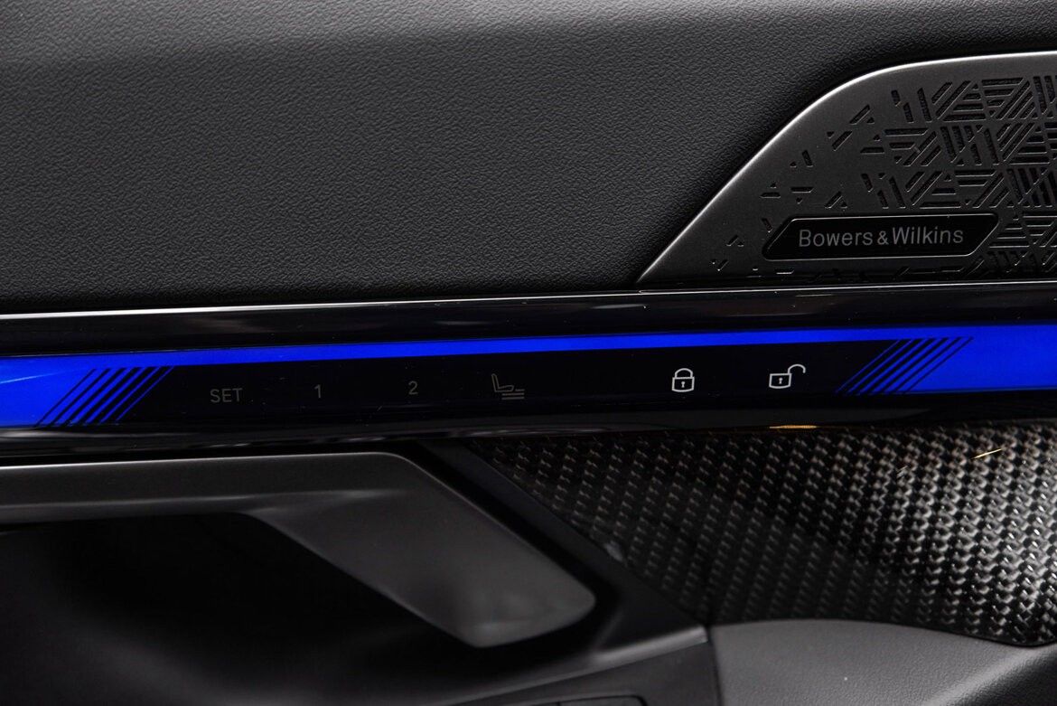 BMW i5 M60