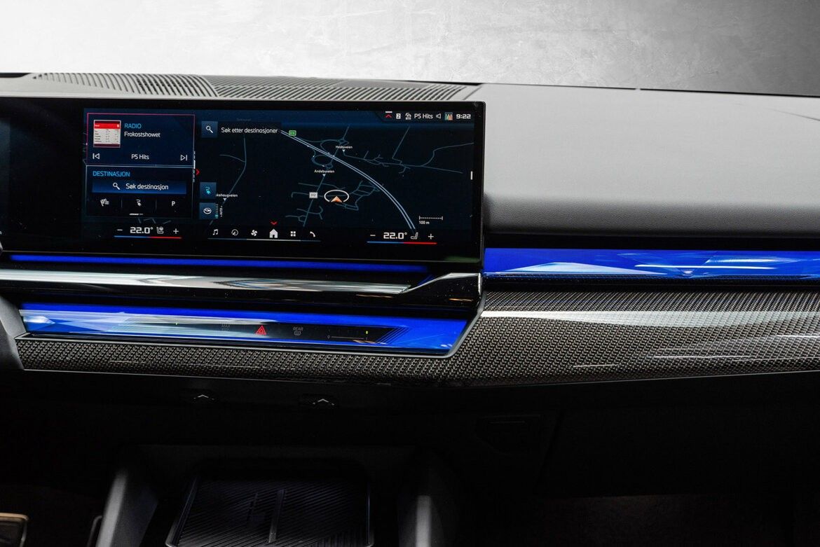 BMW i5 M60