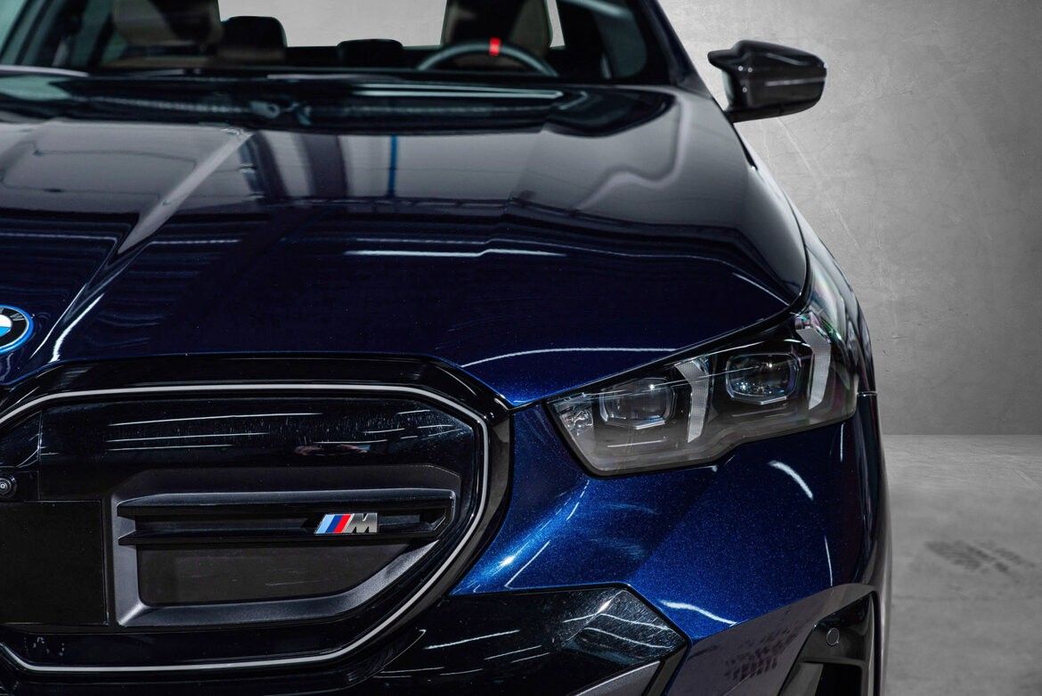 BMW i5 M60