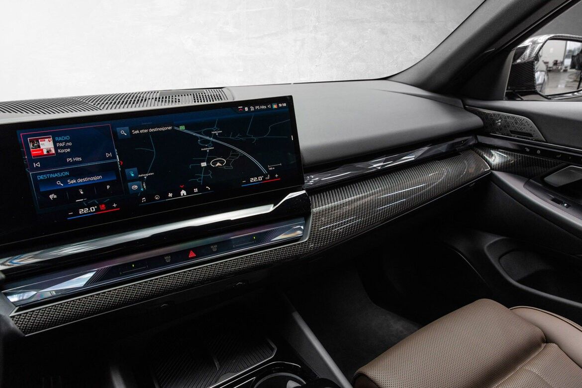 BMW i5 M60