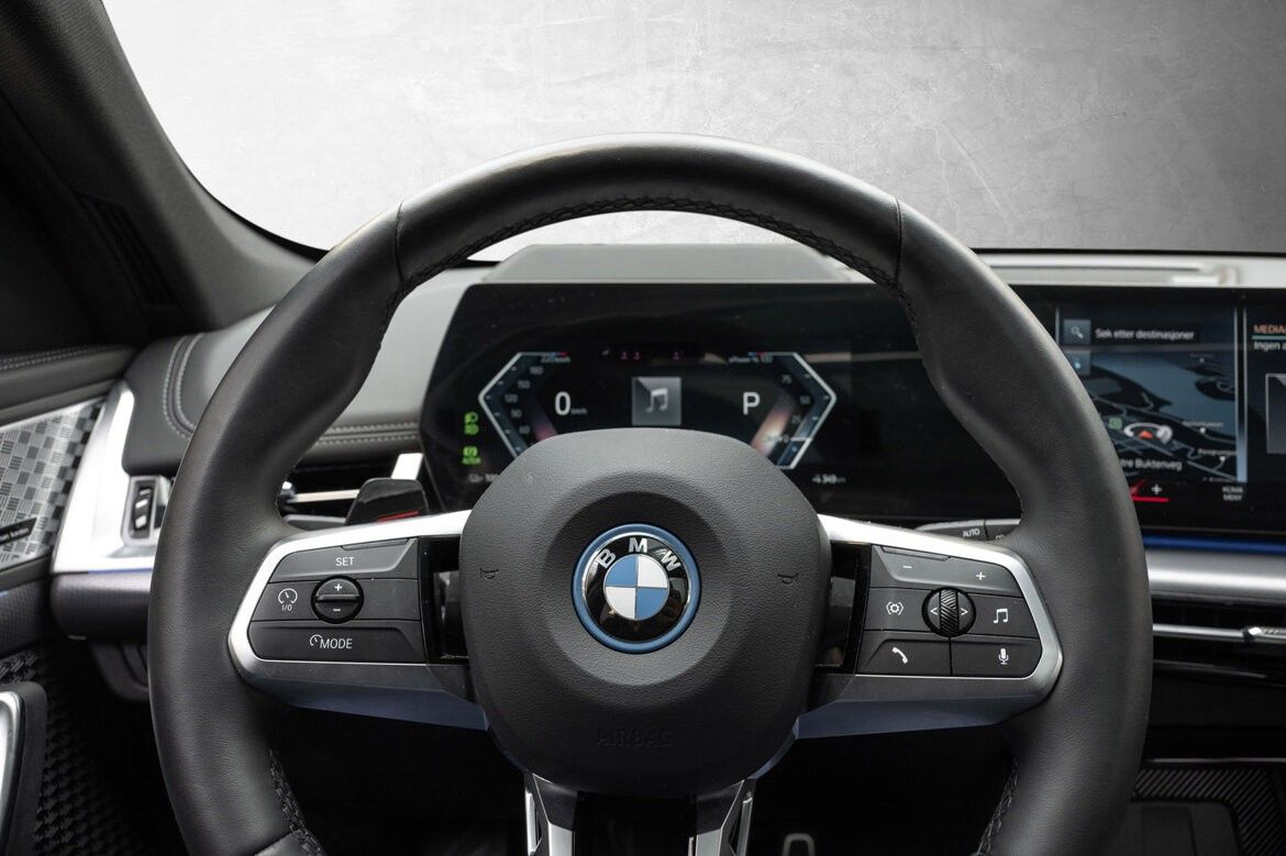 BMW iX1