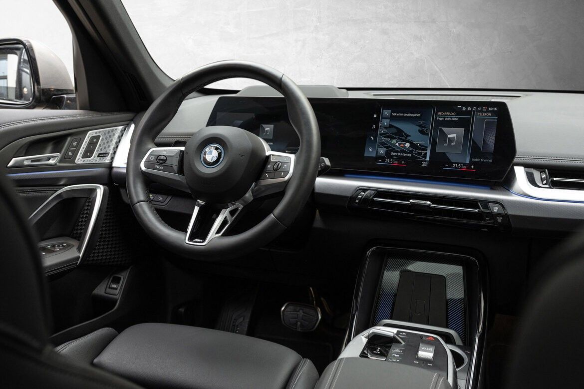 BMW iX1