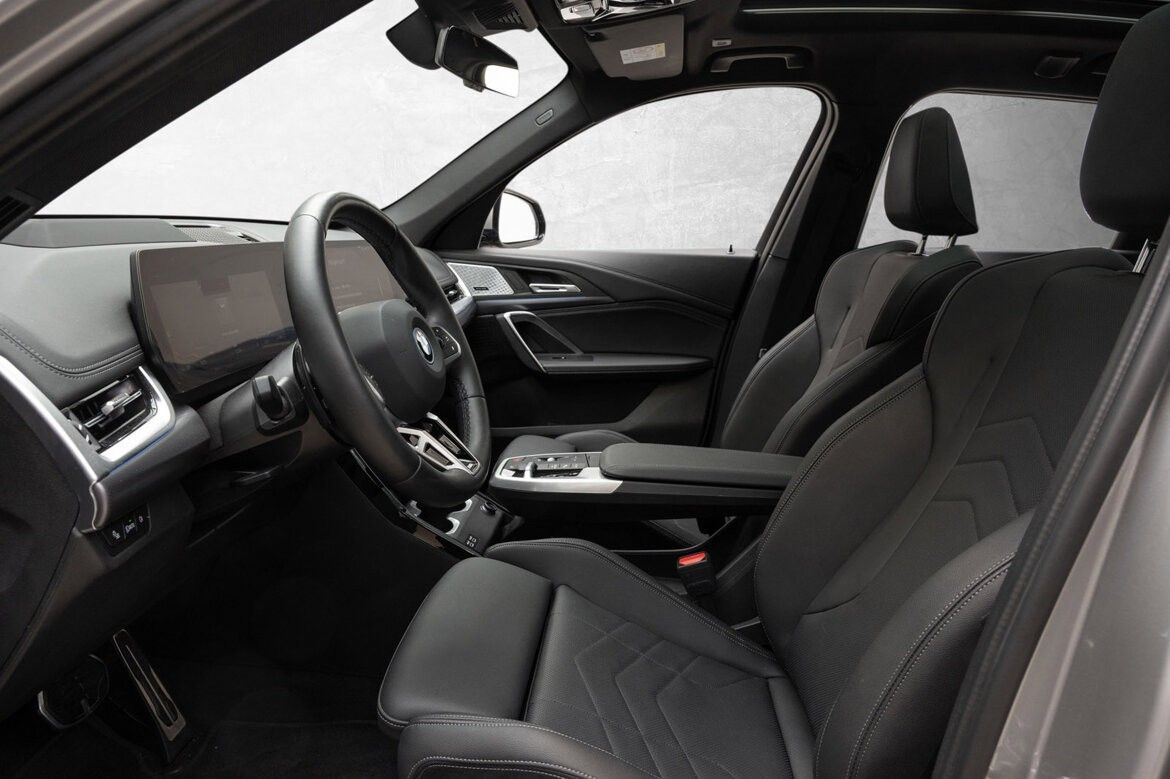 BMW iX1