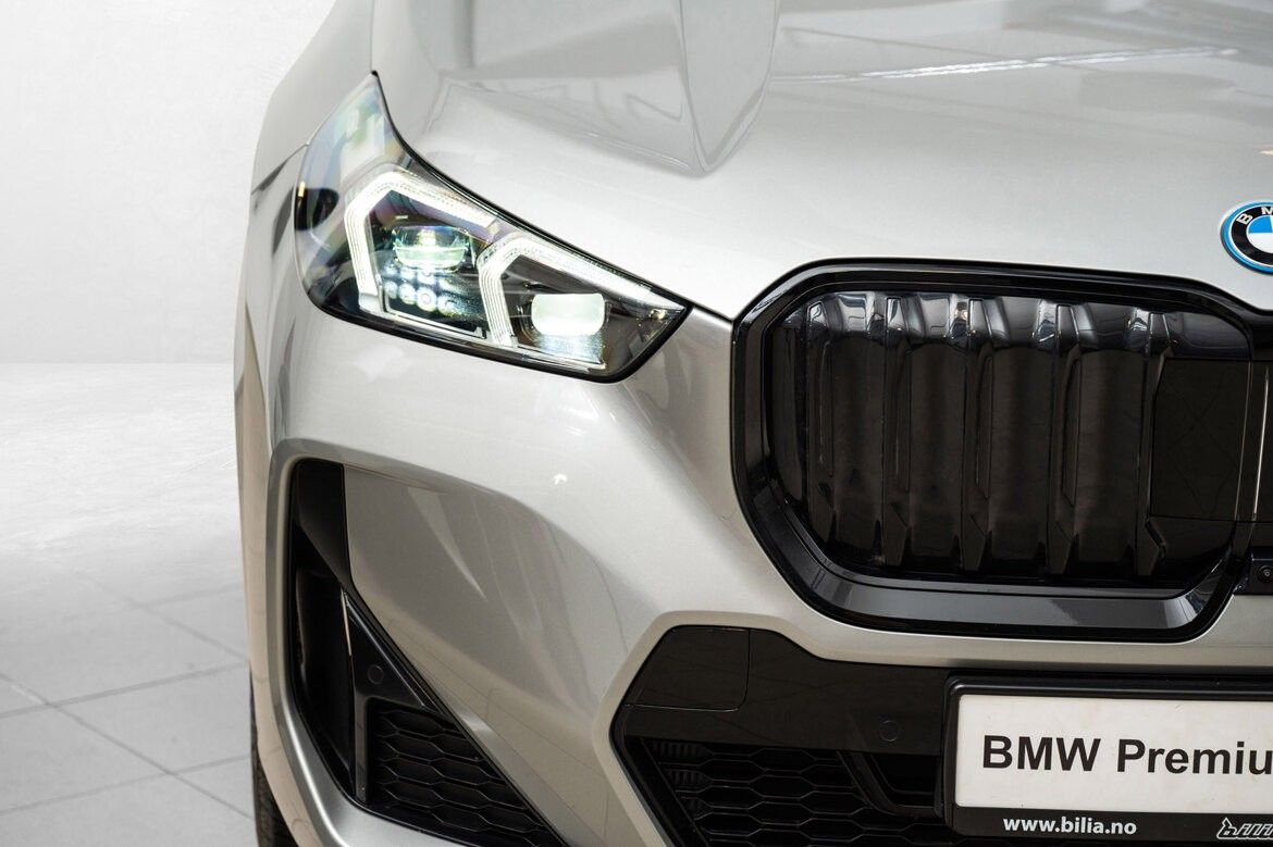 BMW iX1