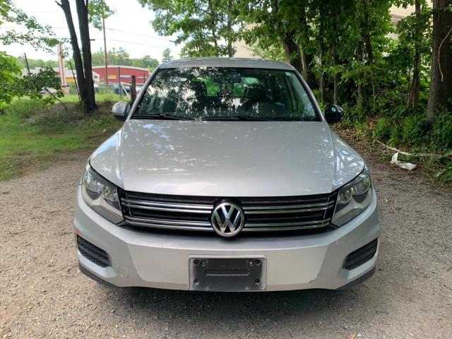 Volkswagen Tiguan S 2012