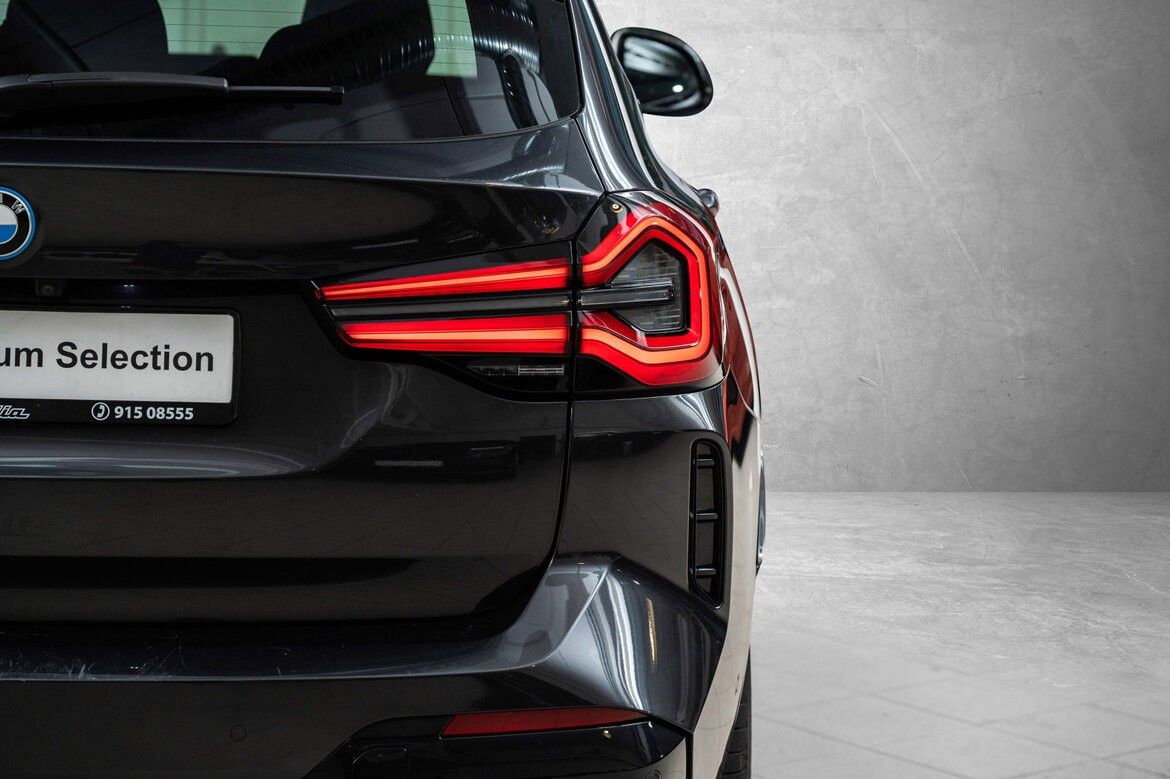 BMW iX3