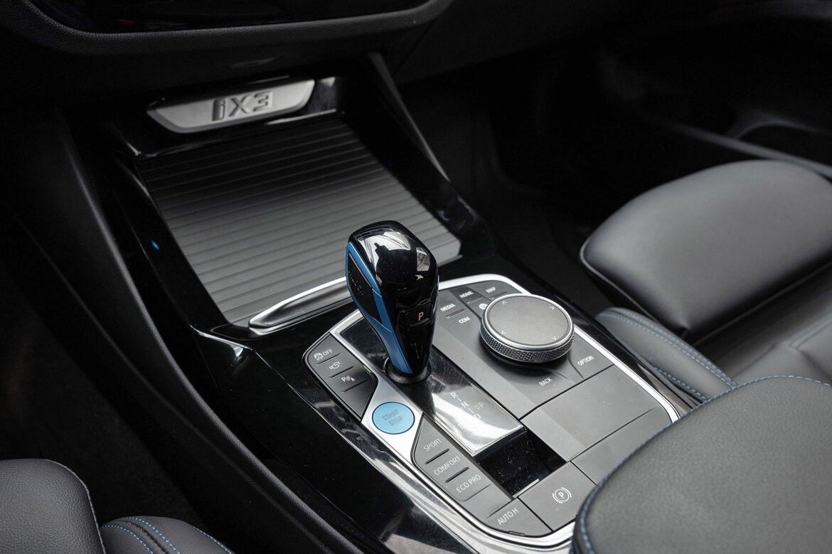 BMW iX3