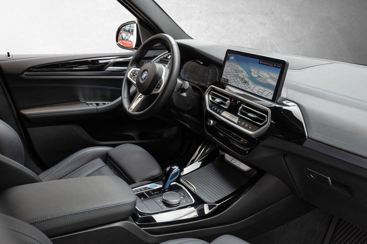 BMW iX3