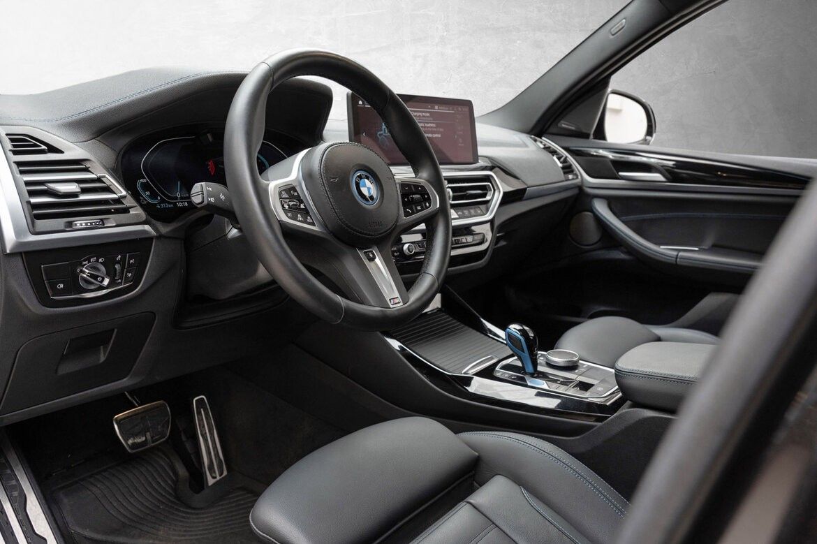 BMW iX3