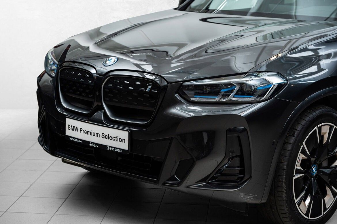 BMW iX3