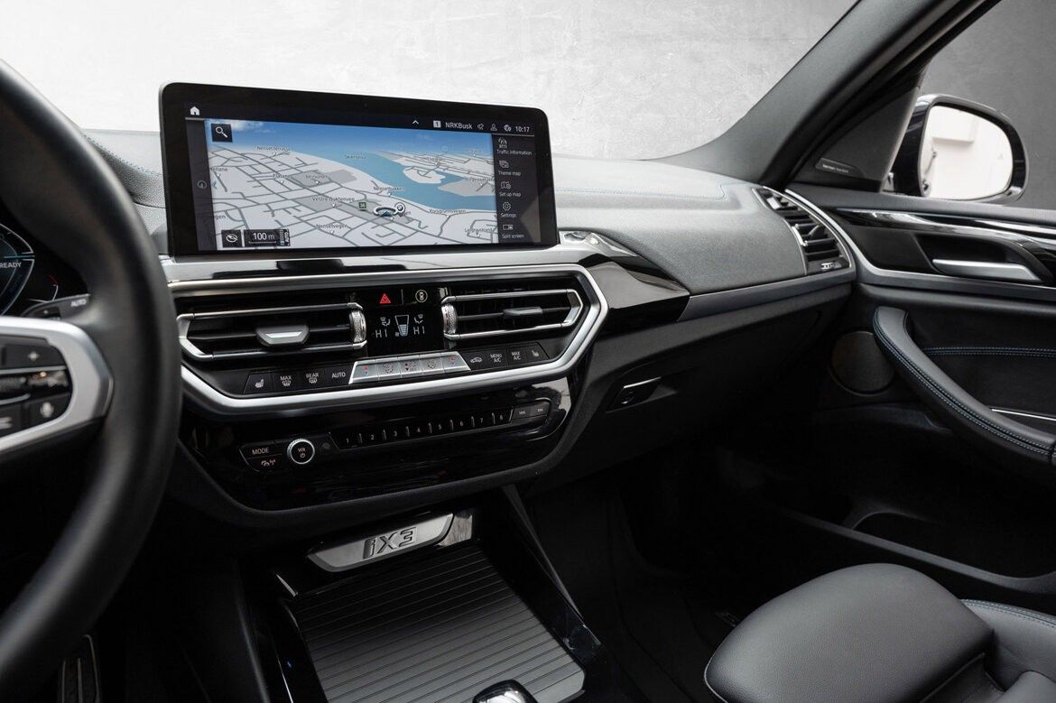 BMW iX3