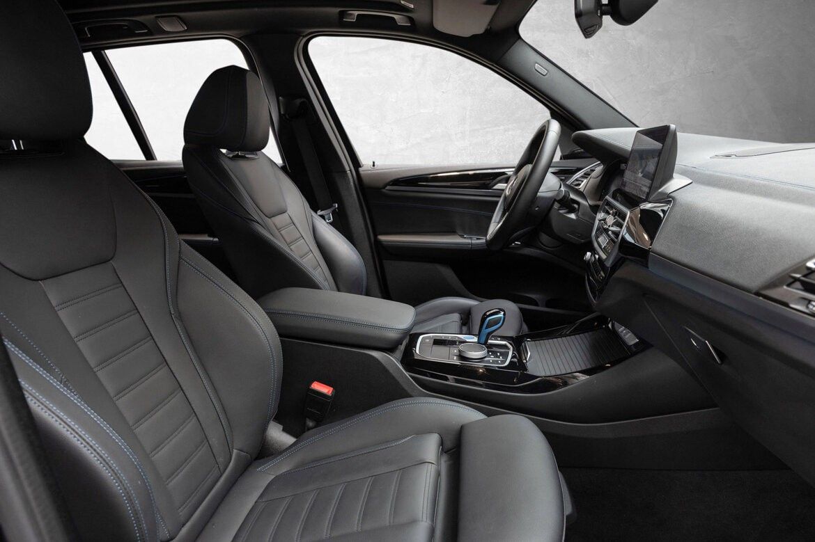 BMW iX3