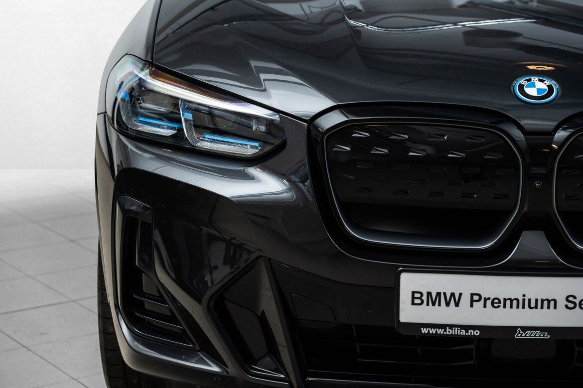 BMW iX3