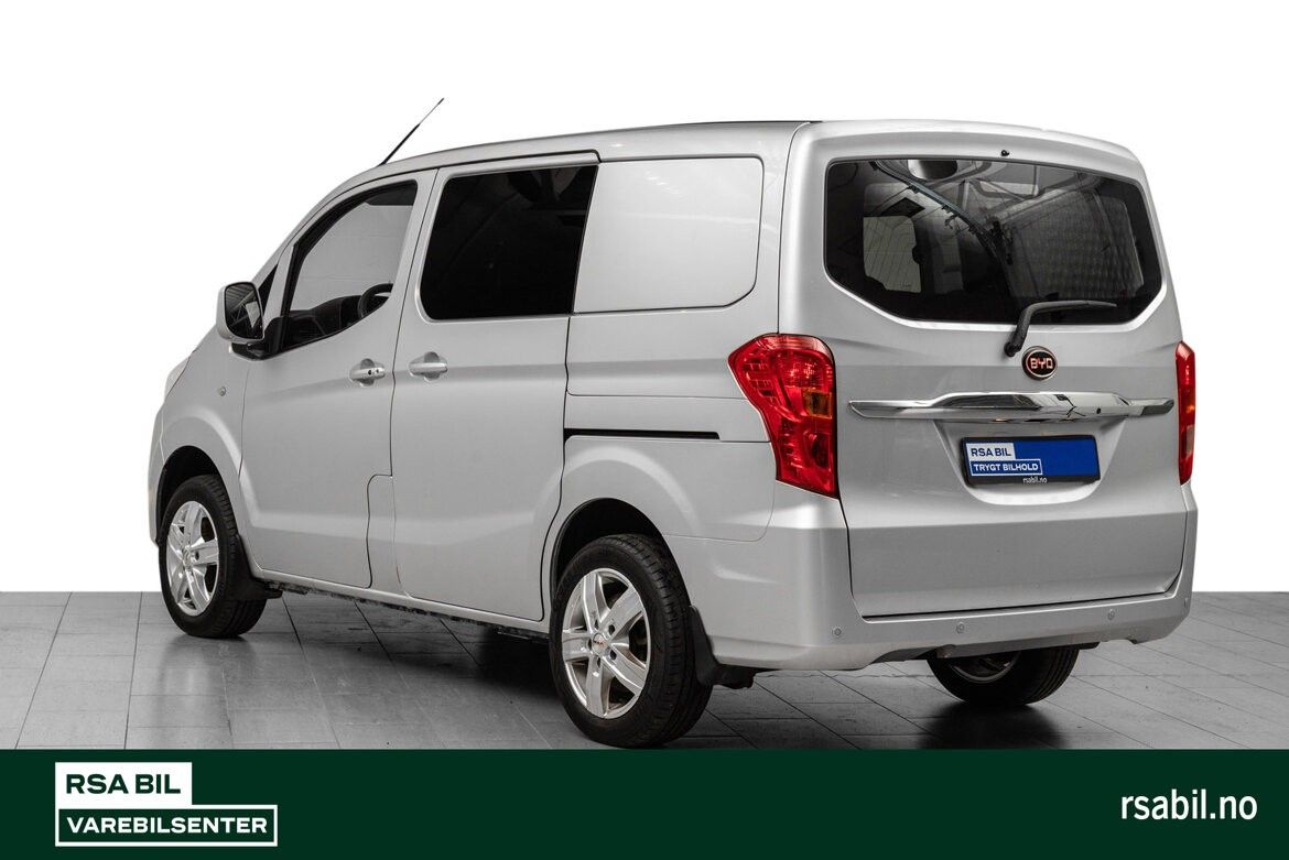 BYD T3