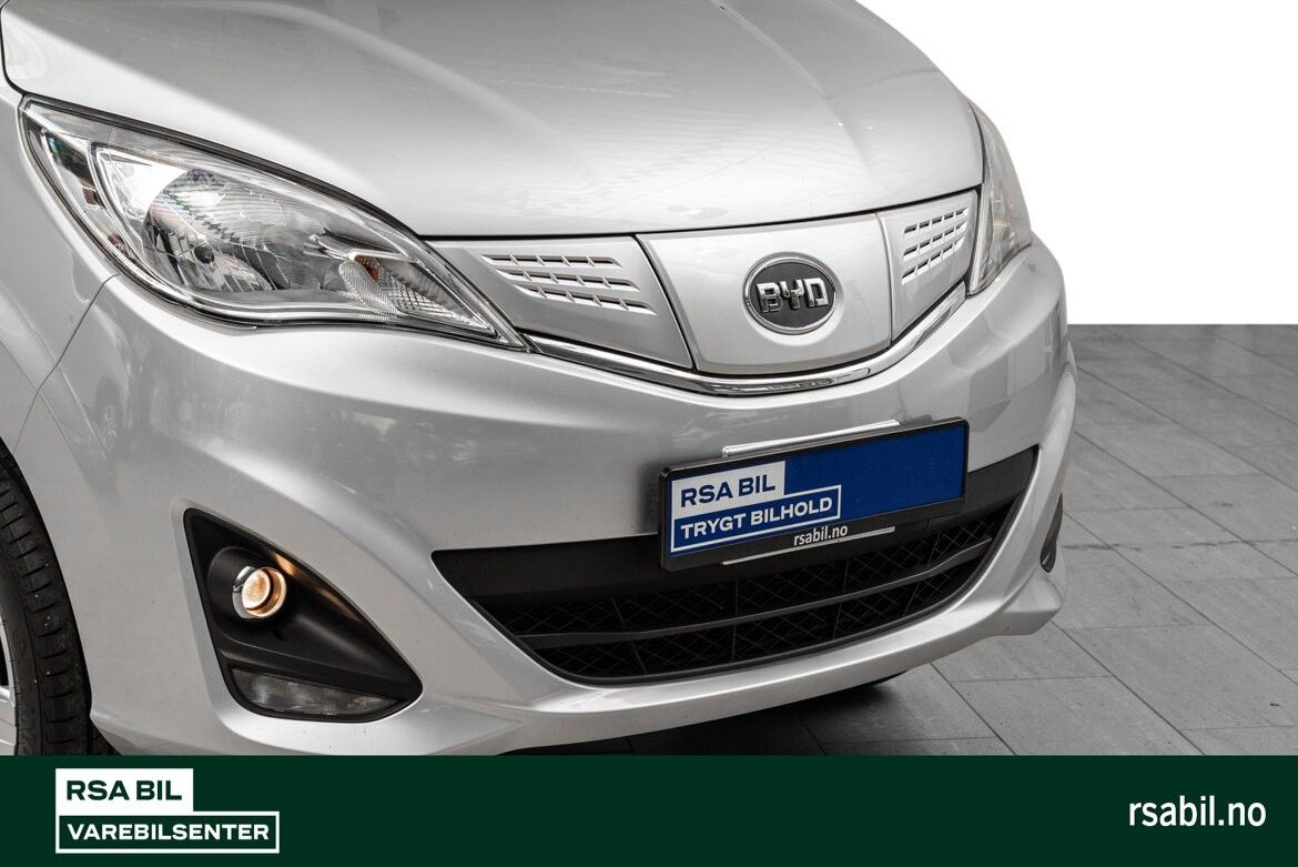BYD T3