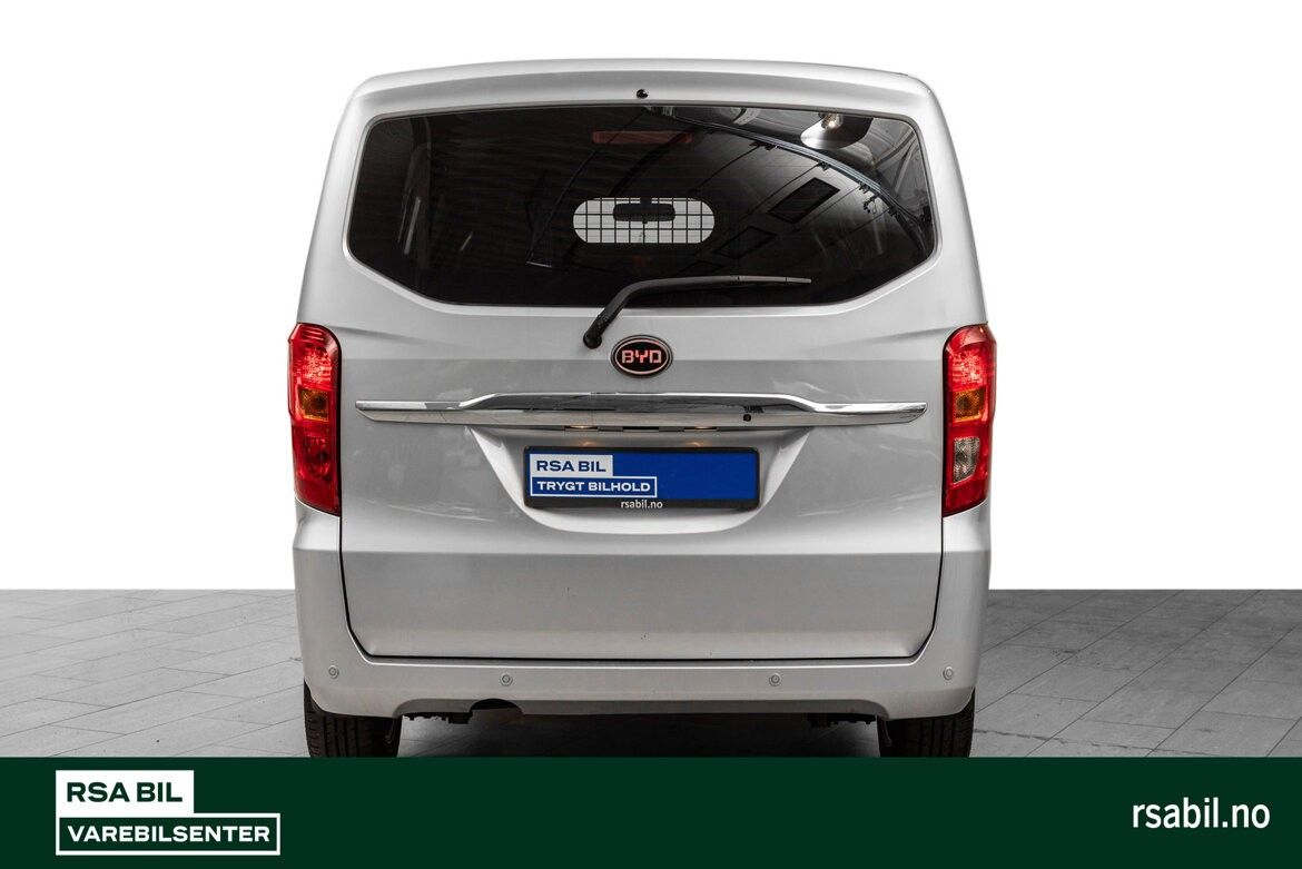 BYD T3