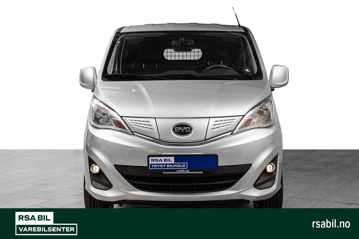 BYD T3