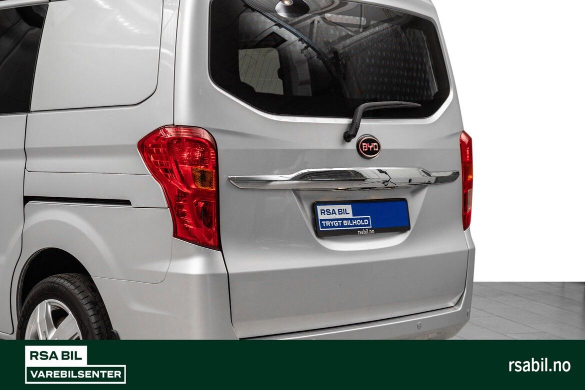 BYD T3