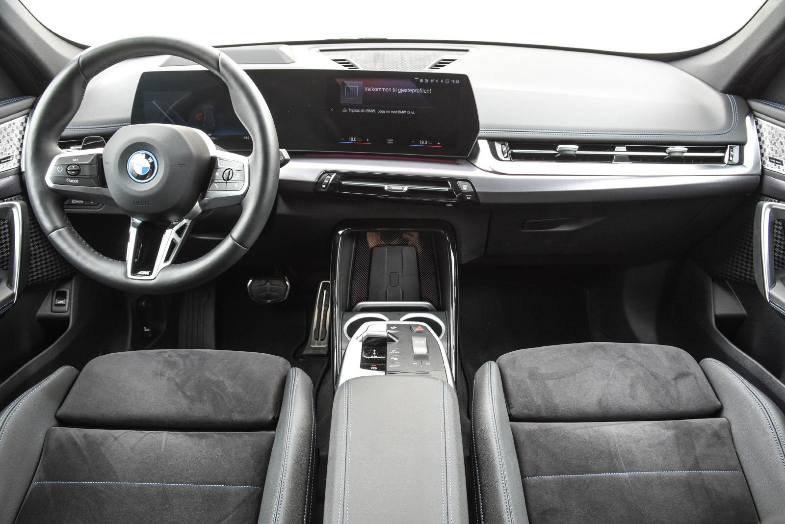 BMW iX1