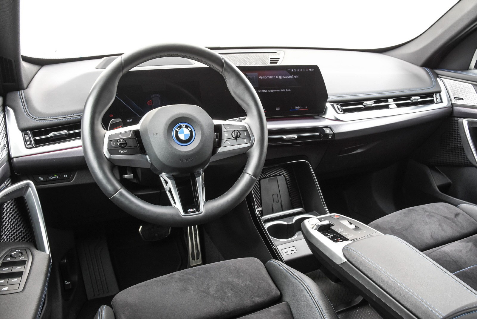 BMW iX1