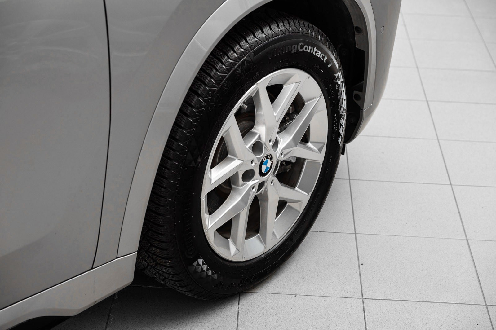 BMW iX1