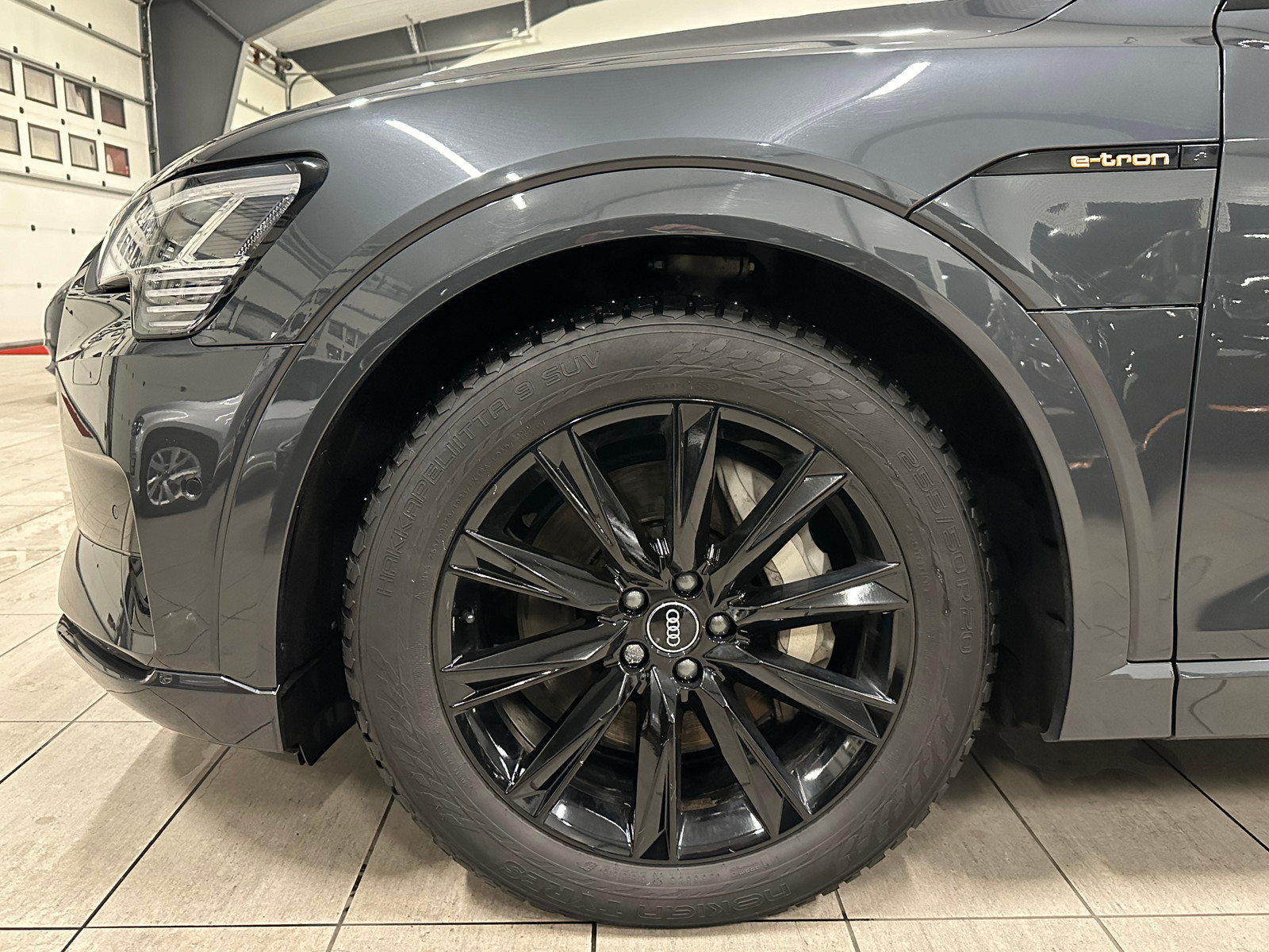 Audi e-tron