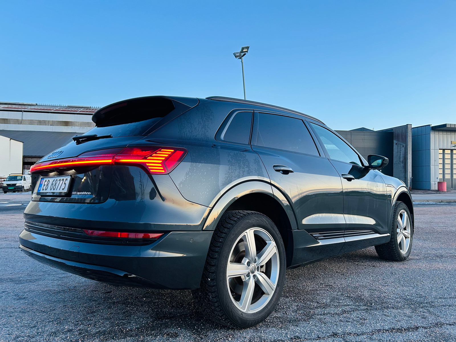 Audi e-tron