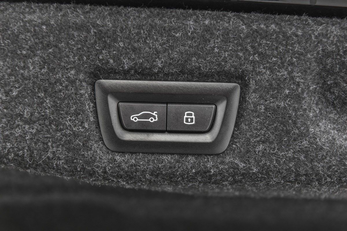 BMW i5 M60